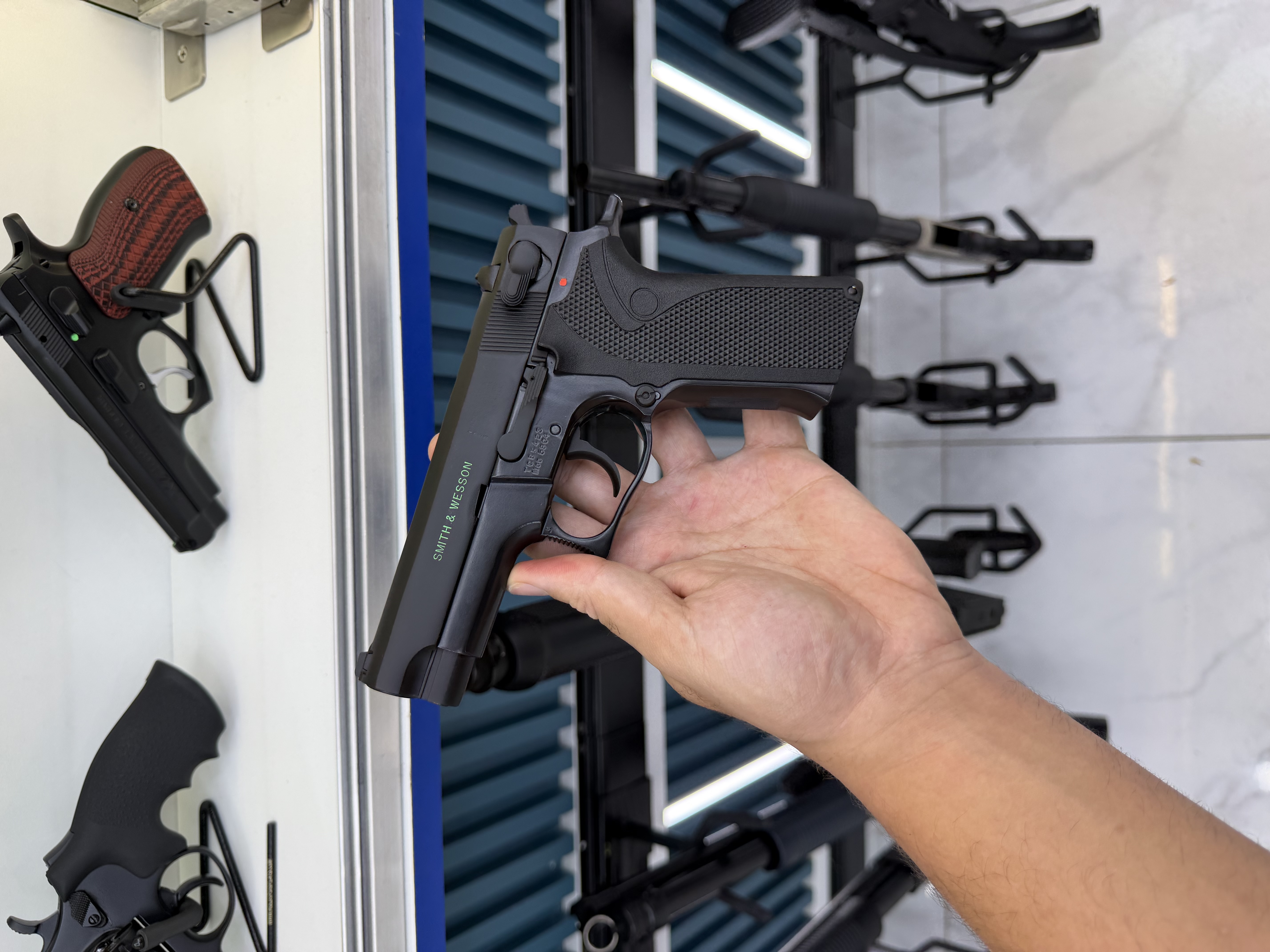 Smith & Wesson 5904