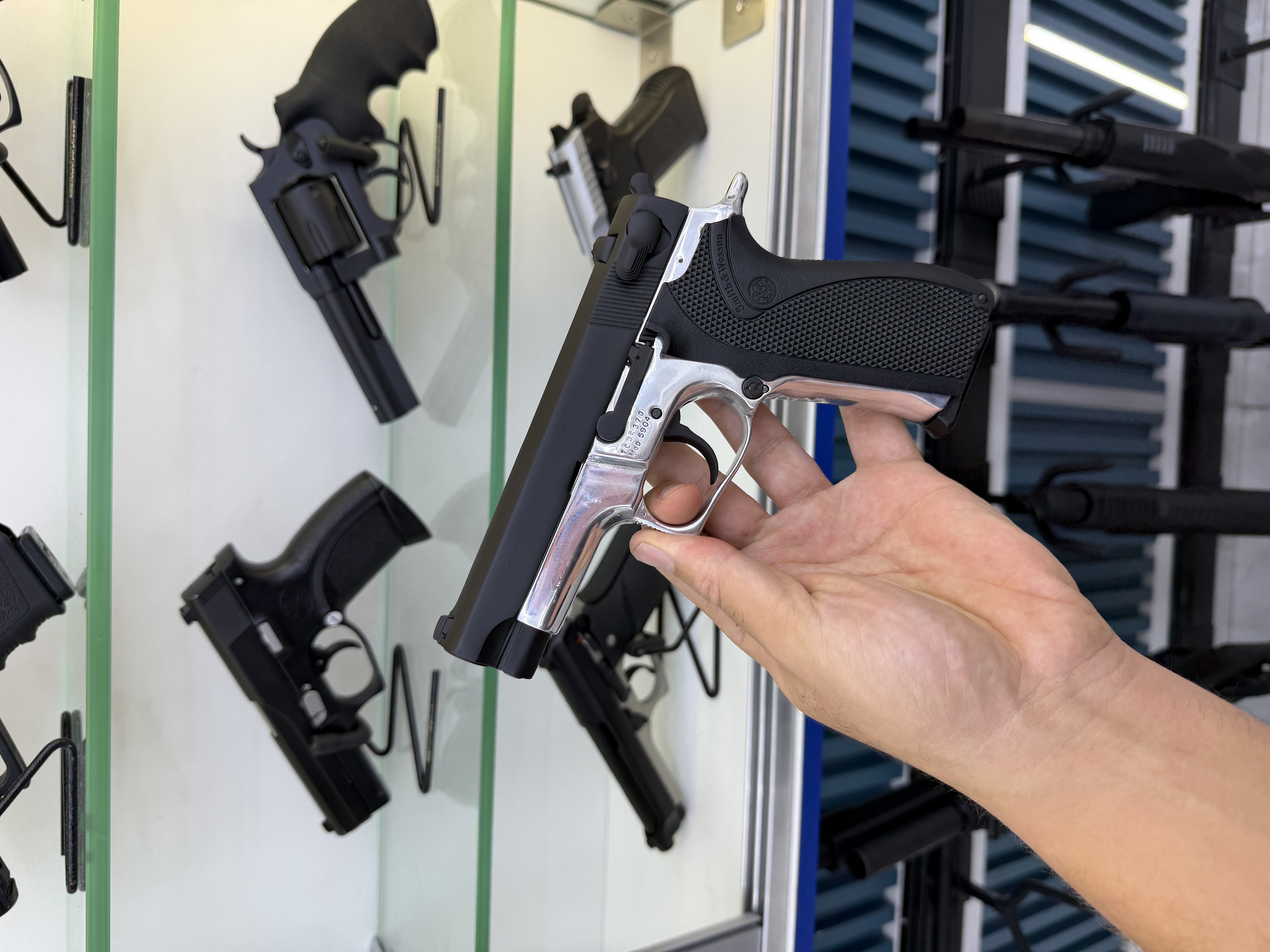 S&W 5904